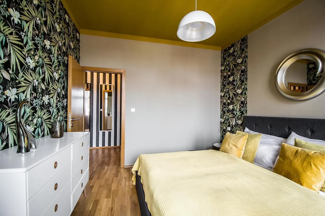 Stylish Apartments Close To Eden Garden Praga