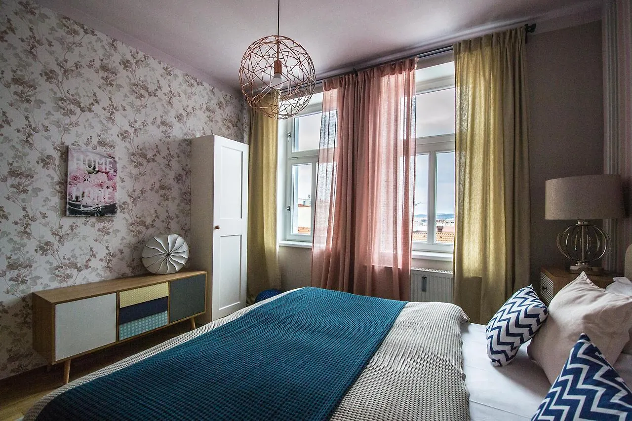 Stylish Apartments Close To Eden Garden Praga Czechy