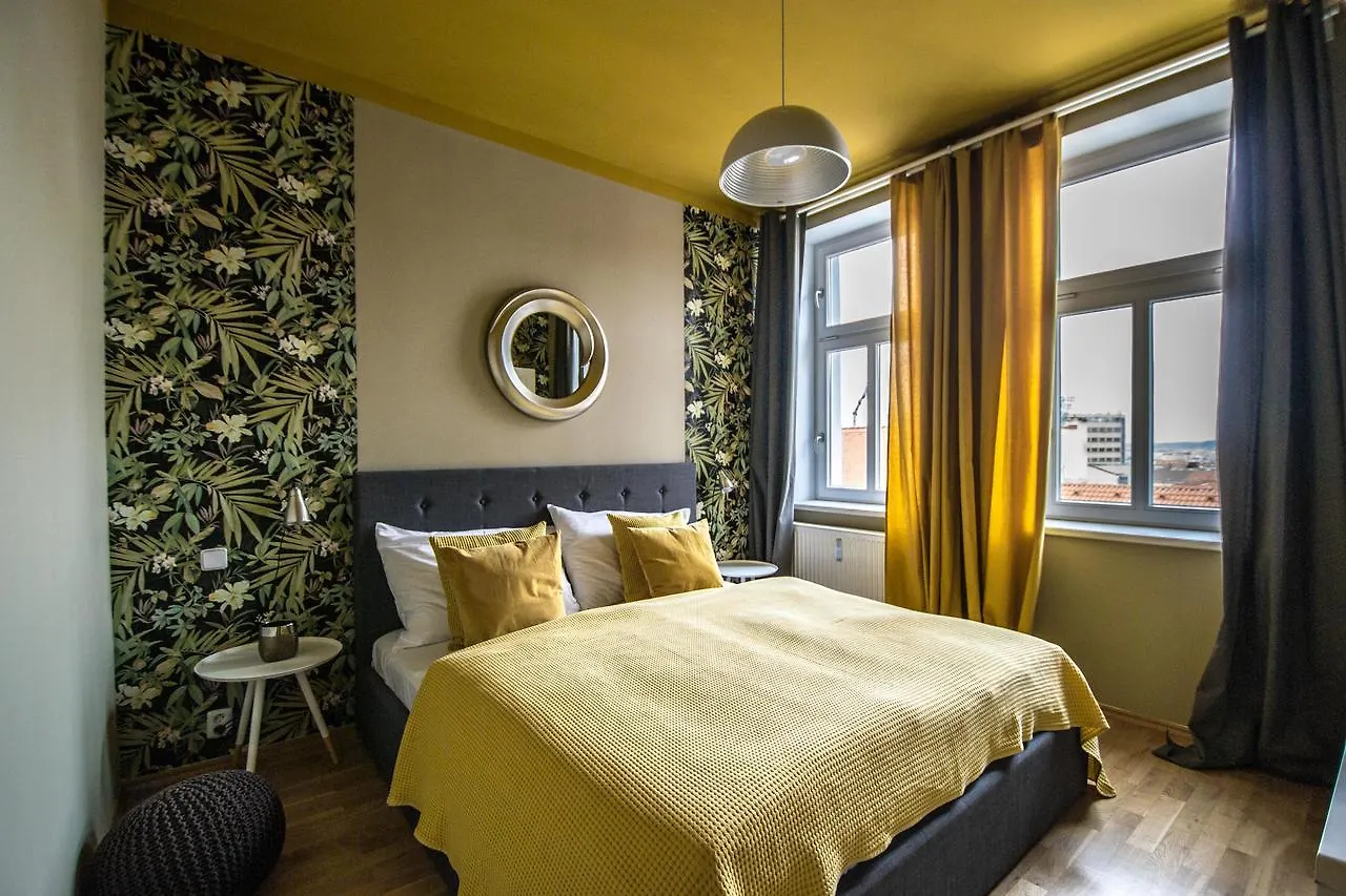 Stylish Apartments Close To Eden Garden Praga