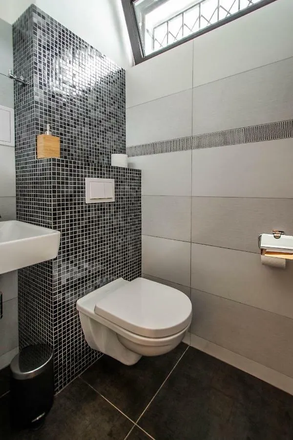 Stylish Apartments Close To Eden Garden Praga