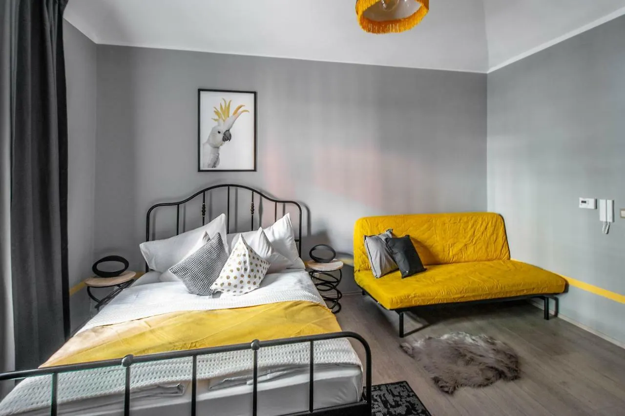 Stylish Apartments Close To Eden Garden Praga